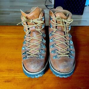 Danner Mountain Light Cascade Hiking Boots W 6.5